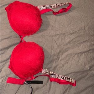 Victoria’s Secret bombshell bra and Lingerie